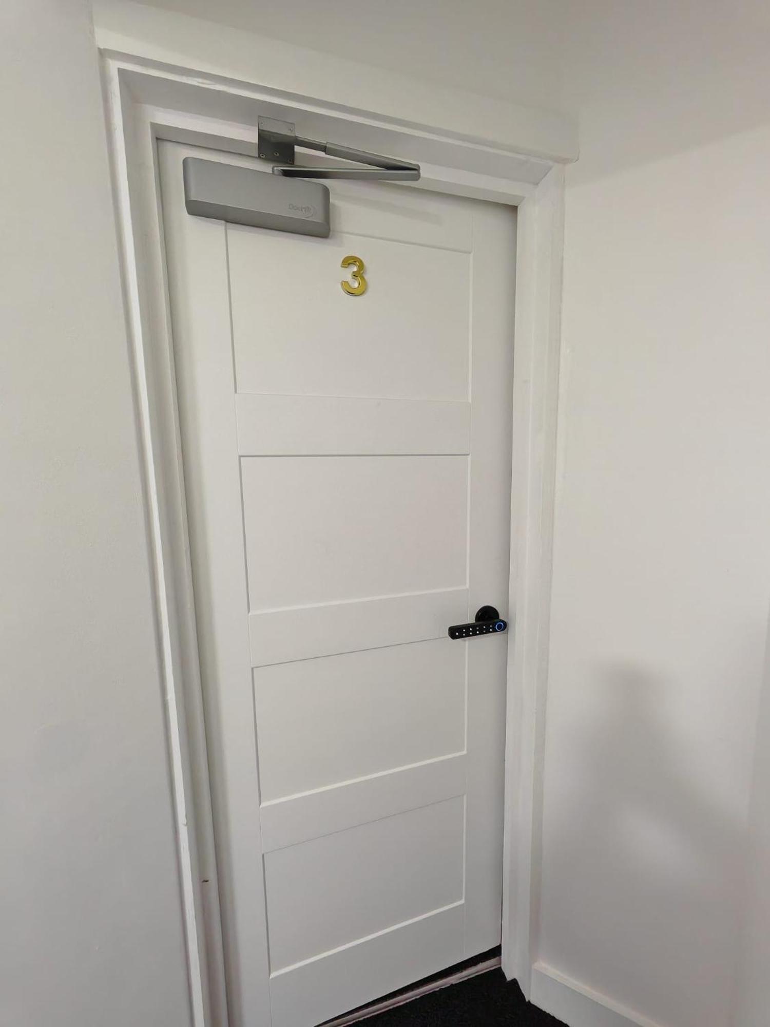 Stay Hub City Centre - Self Check-In Birmingham Phòng bức ảnh