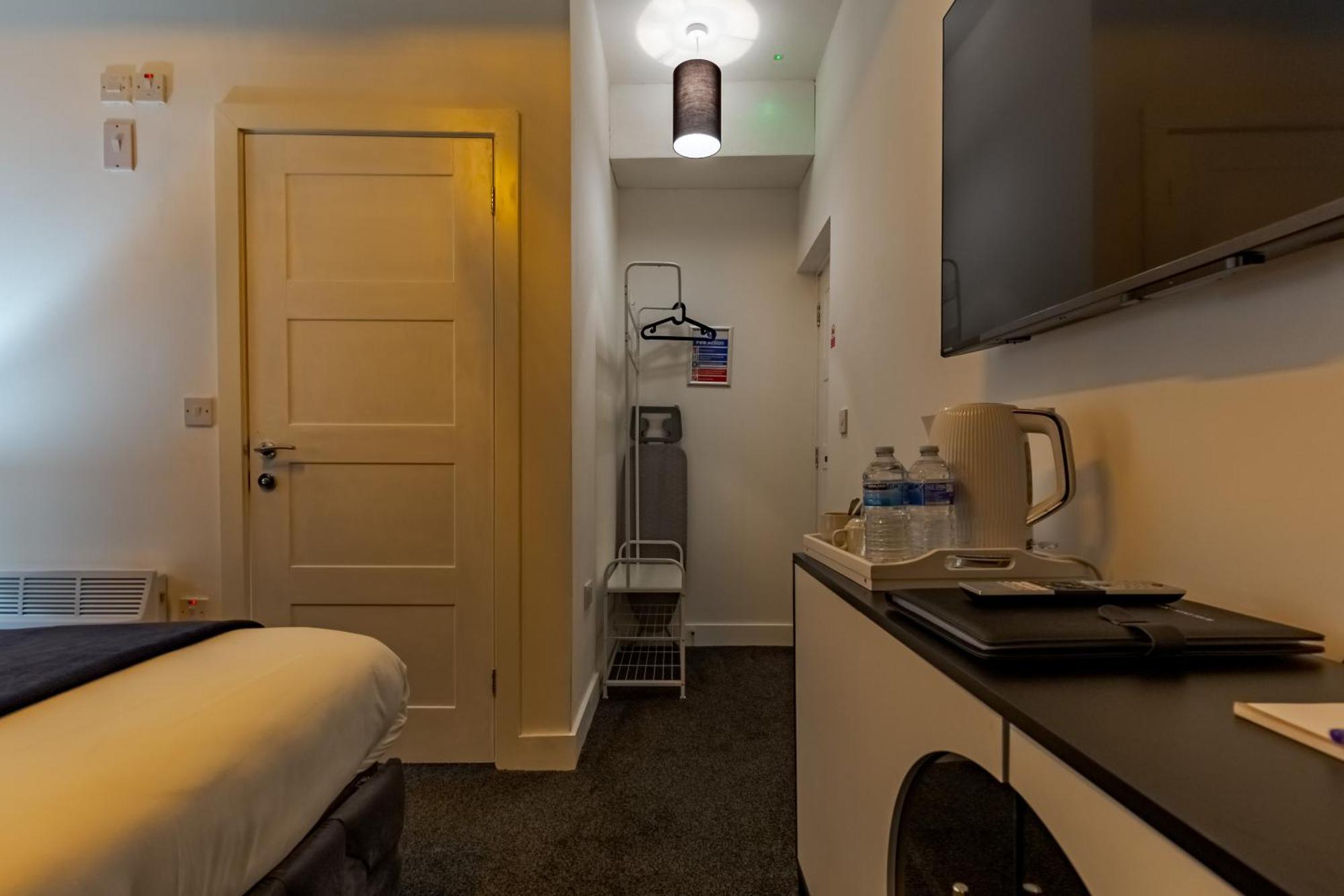 Stay Hub City Centre - Self Check-In Birmingham Phòng bức ảnh